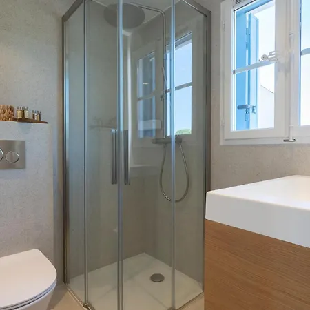 Maison Avec Piscine Et Amarrage Villa *